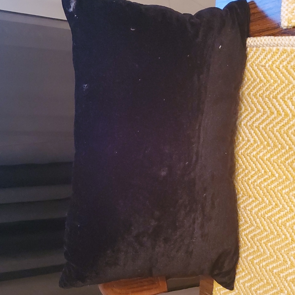 Decorative pillows - Picture 5 of 10